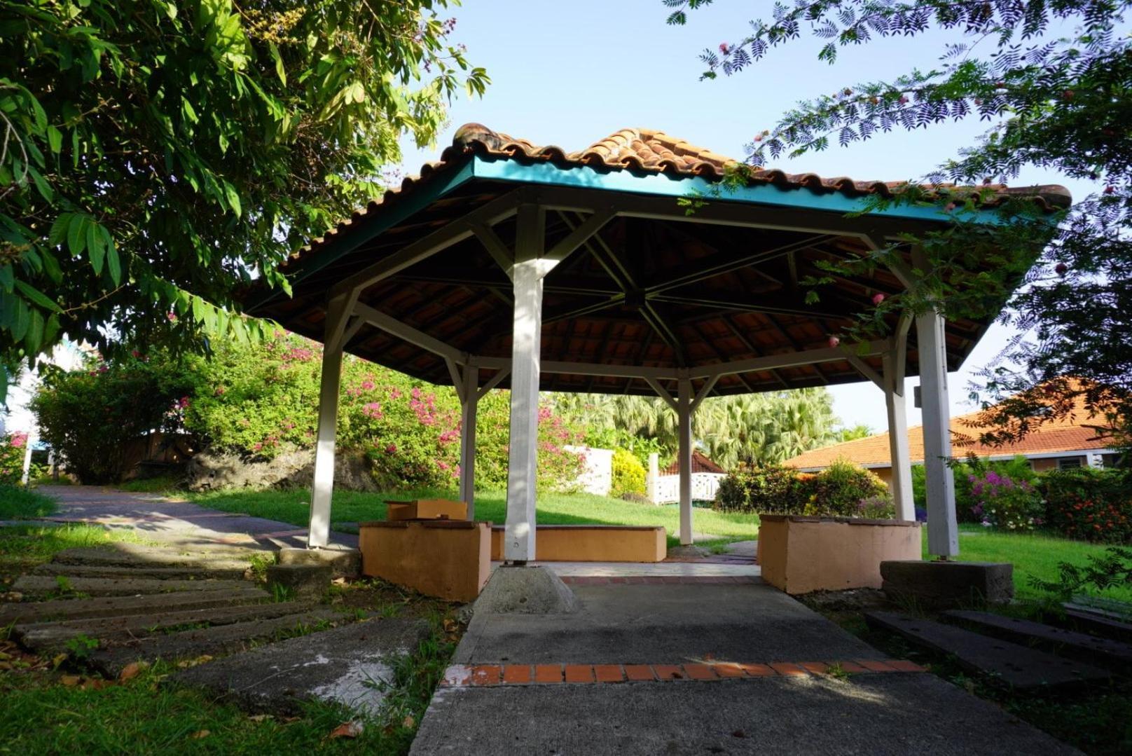 T2 Spacieux, Confort, Piscine & Plage A Sainte-Anne Dış mekan fotoğraf